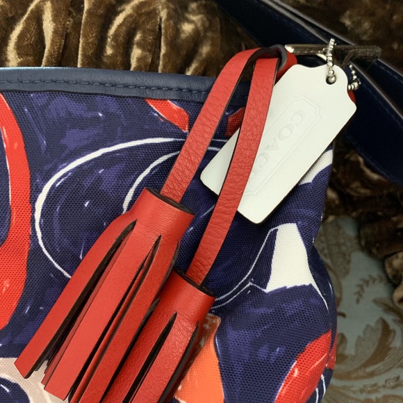 Coach shoulder bag. Excellent condition! - Picture 3 of 8